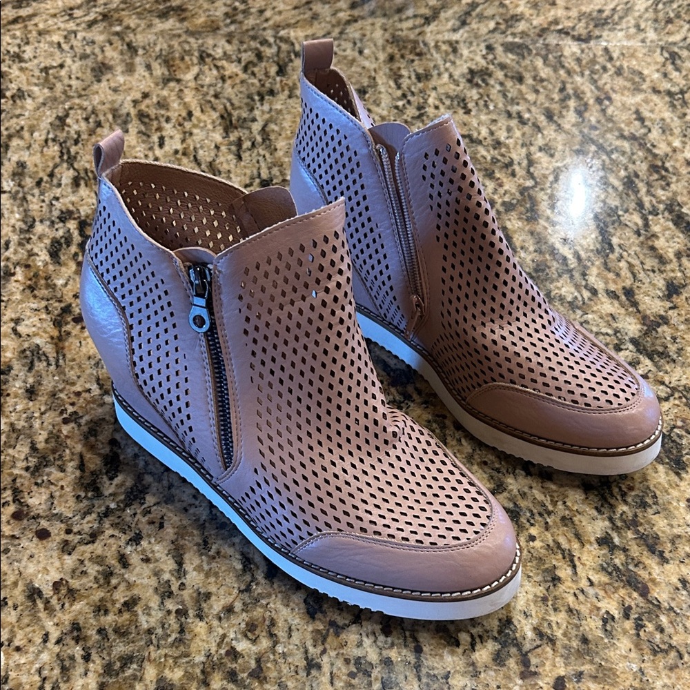 Mi.iM ankle boots, size 10, zipper closure, EUC | offer in description
